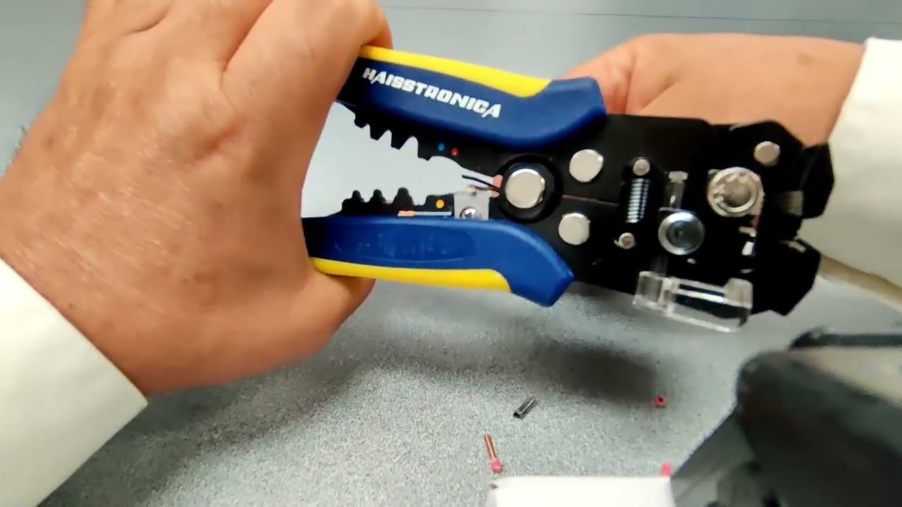 Self-Adjusting Wire Stripper | Reviewer