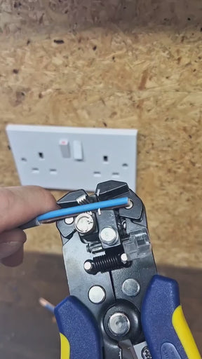 Self-Adjusting Wire Stripper For AWG 24-10