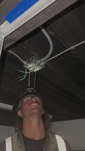 Self-Adjusting Wire Stripper For AWG 24-10